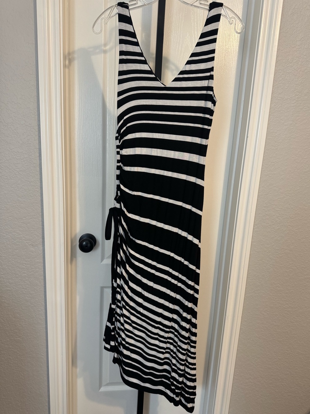 INC Black and White Striped Stretchy V-Neck Maxi Dress 0112